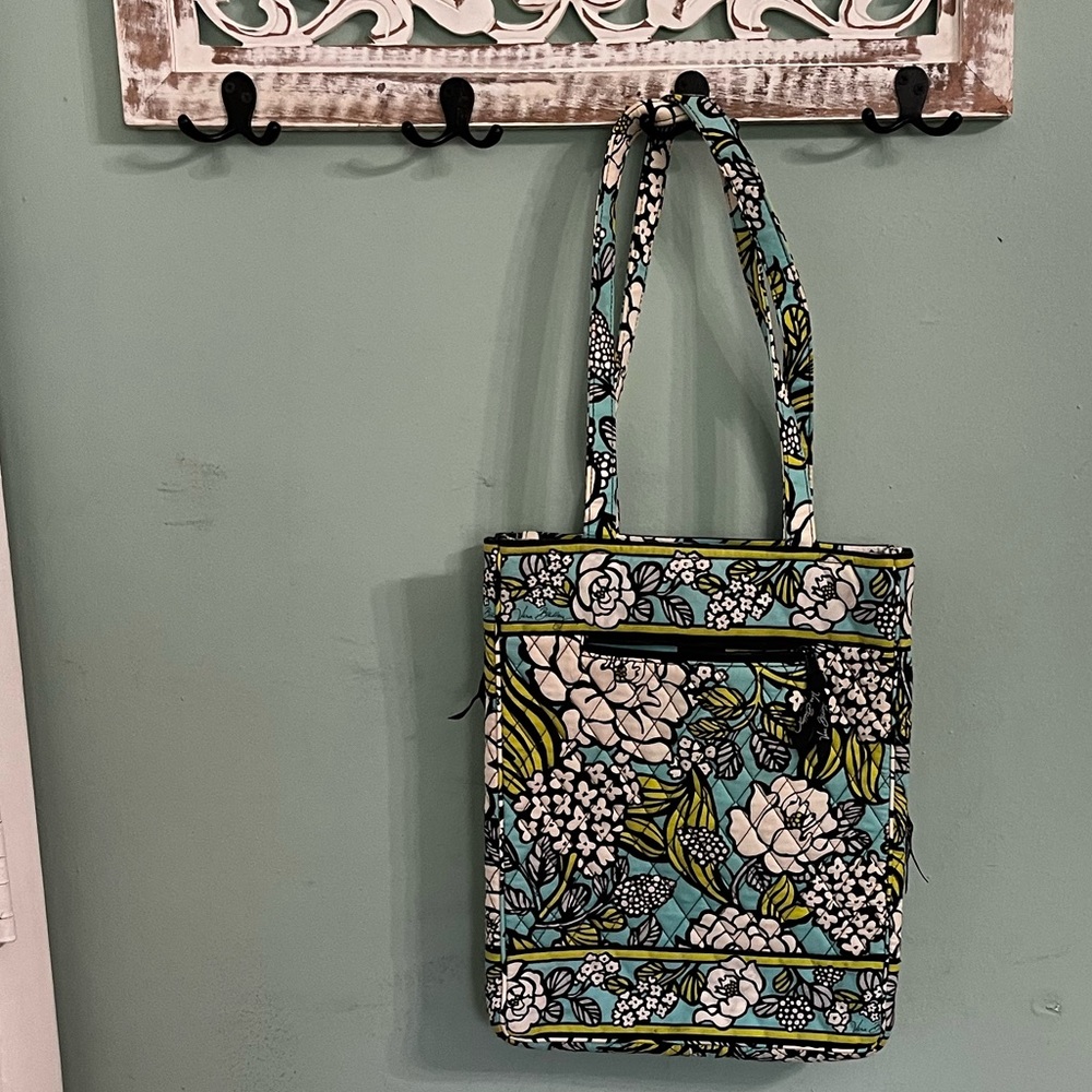 Vera Bradley Island Blooms Laptop Bag